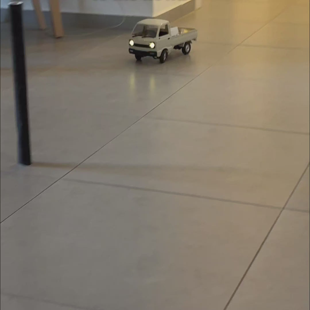 Top 1/16 2.4G RC Cars Outdoor Drift RC Truck With LED For Boys Toys Birthday Christmas Gift